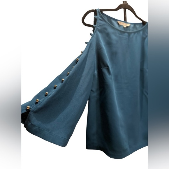 Trina Turk Amor Button Cold-Shoulder Top, Truest Teal size M - Picture 3 of 10